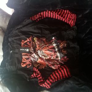 Mens long sleeved Halloween themed top